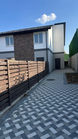 ЕКСКЛЮЗИВНО, дуплекс з гарною ділянкою. - фото 1