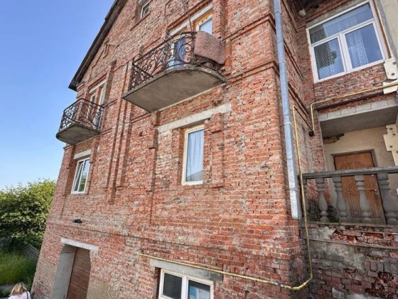 Продається 1/4 частина будинку, 266 м², біля Озерянки Ровно