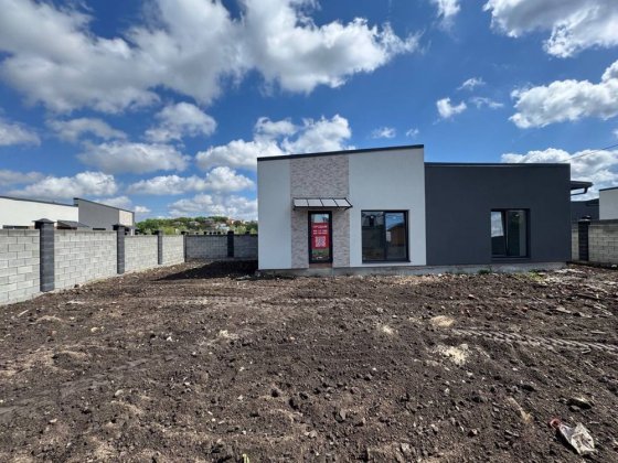 Продам котедж район Райскій сад. Рівне