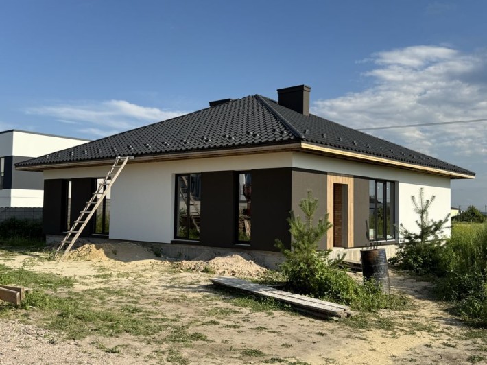 Котедж на Щасливому, з огорожею і внутрішніми роботами - фото 1