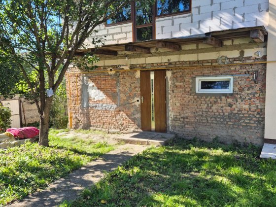 √ Продаж 1/2  будинку з ділянкою 12.5  сот Рівне