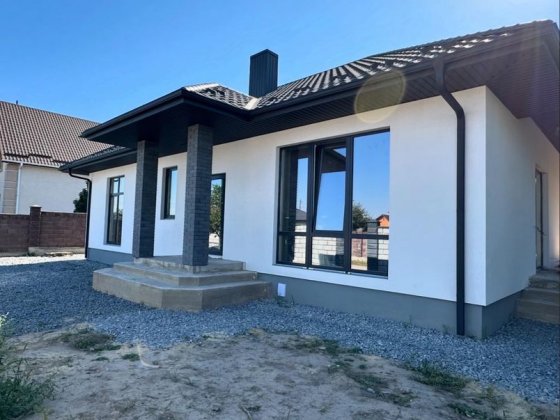 Новий, сучасний якісно збудований будинок в районі Луцького кільця Рівне