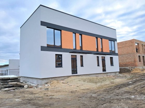 БЕЗ КОМІСІЇ!Продам котедж, міські комунікації! Рівне