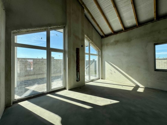 Продам дім з опаленням, 140м2 на 5 сотках, з підвалом і гаражем Ровно