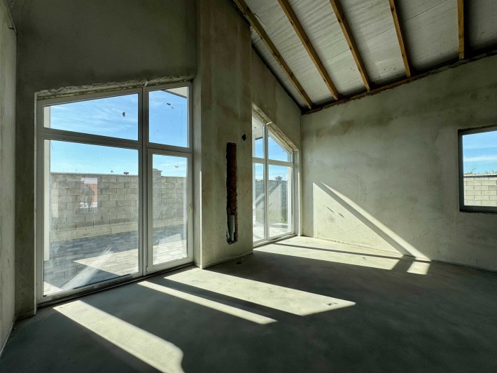 Продам дім з опаленням, 140м2 на 5 сотках, з підвалом і гаражем - фото 1