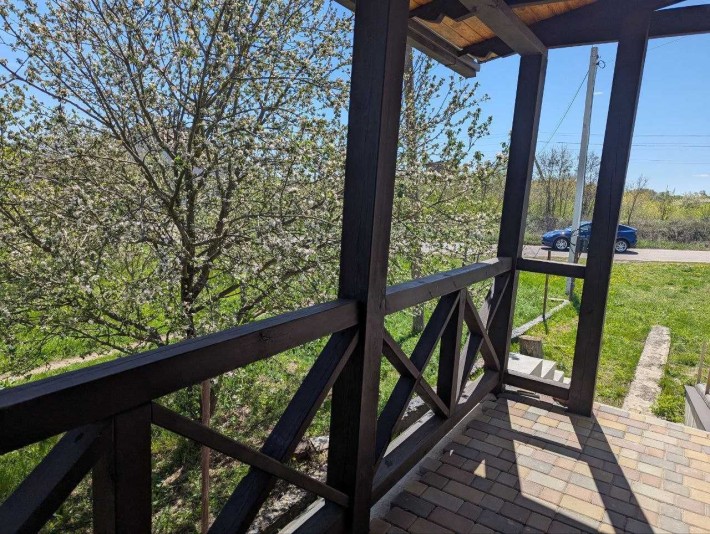 Продаж просторного будинку з ділянкою. - фото 1