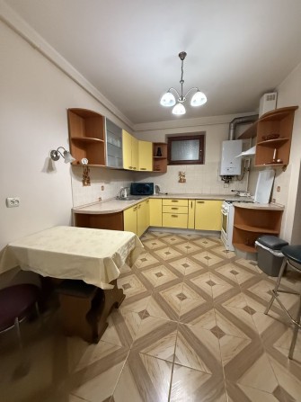 Продаж будинку в центрі міста! - фото 1