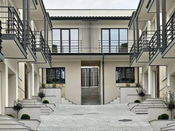 Продаж готового 3-ох поверхового котеджу м.Ужгород вул.Висока Центр!! Ужгород