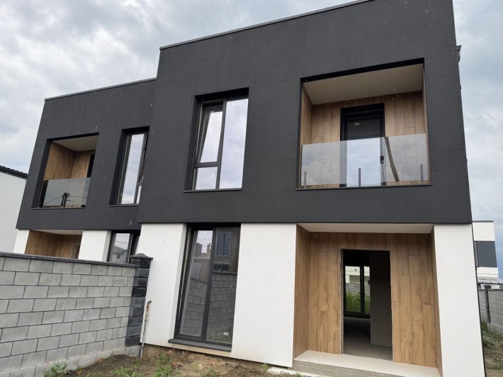 Продам котедж на Щасливому - фото 1