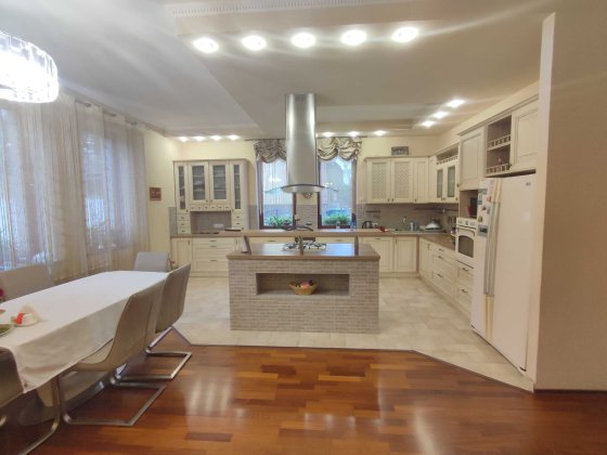 Продаж просторого будинка. Ужгород. Тихе місце. Ужгород