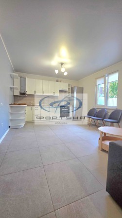 Шикарний Одноповерховий будинок у гарному місці (р-н) Кінотеат Мир. - фото 1