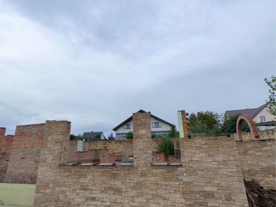 Продаж незавершеного будинку в чудовому розташуванні Ровно