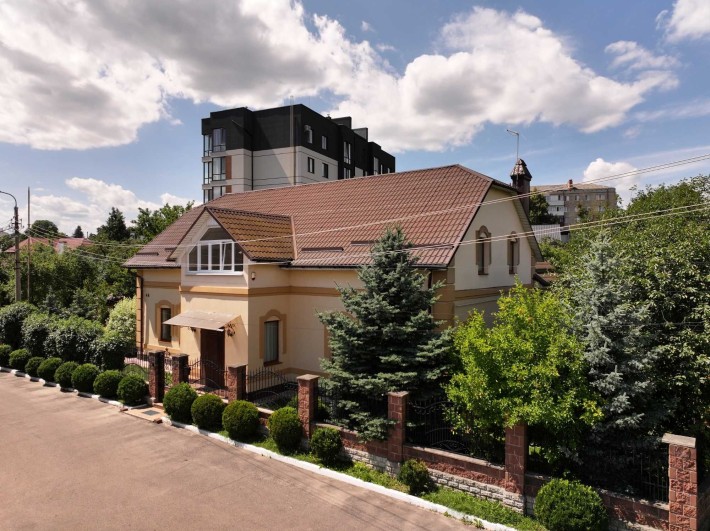 Продам будинок 320м2 на 10 сотках у центрі міста, Пивзавод, з ремонтом - фото 1