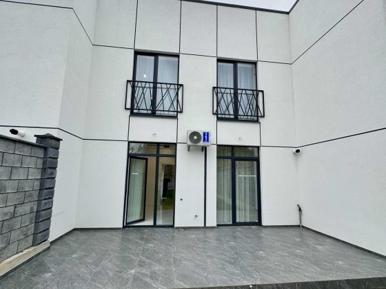 Продам укомплектований готовий до заселення котедж на Щасливому!!! Ровно