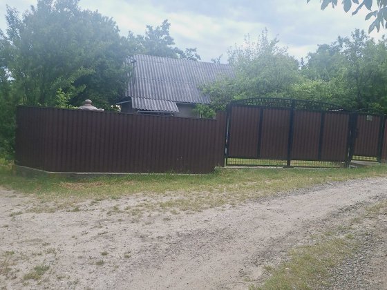 Продам земельний участок з будиночком Чернівці