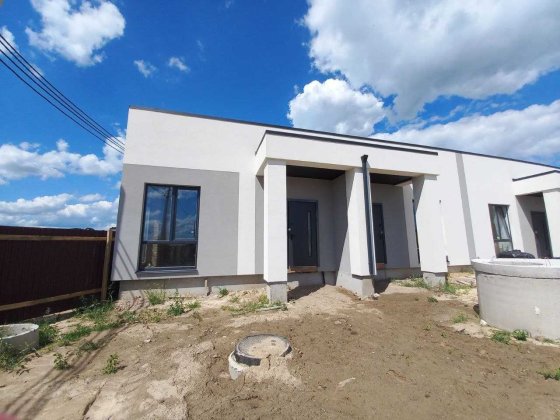 Продаж котеджу за 3 поліклінікою Рівне