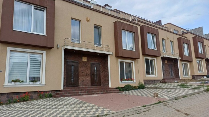 Продаж Таунхауса, район Кварца - фото 1