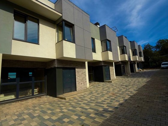 Продаж таунхауса 5 хв трц Проспект (роша клуб) Чернівці