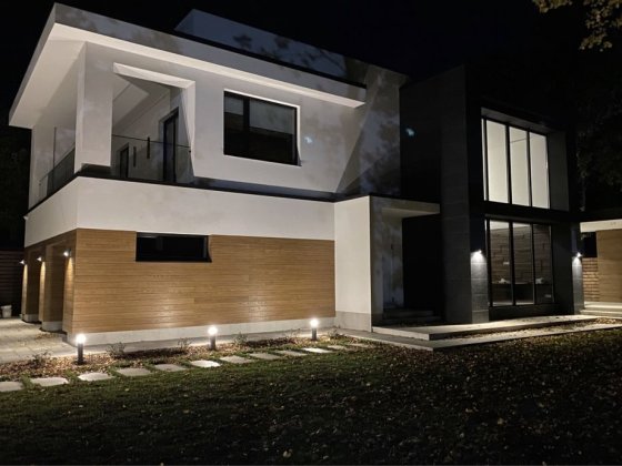 Продаж сучасного будинку в стилі хайтек Авторський ремонт Чернівці