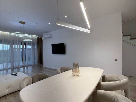 Продаж котеджу з ремонтом і своїм двором Ужгород