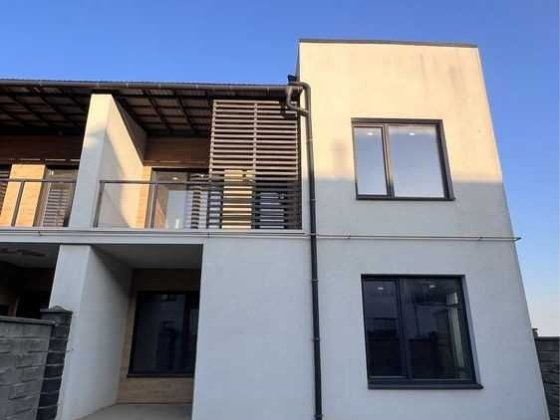 Продаж Кутового котеджу на Щасливому Ровно