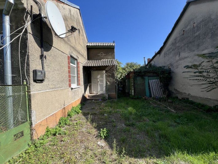 Будинок під знос при центральній дорозі - фото 1