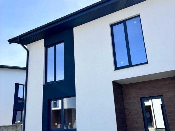 Просторий котедж 120м2 з власною земельною ділянкою Рівне