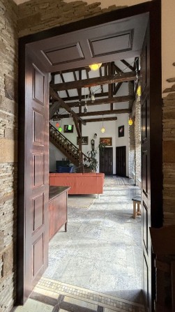 Продаж будинку в стилі середньовіччя - фото 1