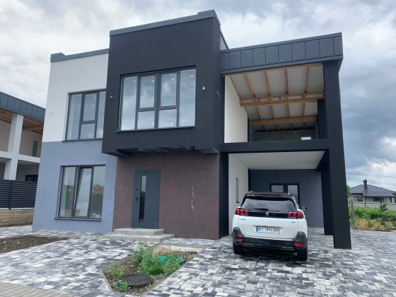 Супербудинок з сучасним плануванням на початку Великого Кучурова Черновцы