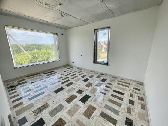 Продається будинок в Чагрі, заїзд з Миколаївської Чернівці