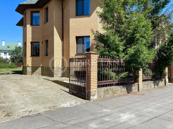 Дом в закрытом кооперативе. 434 м.кв. Оболонь. Киев