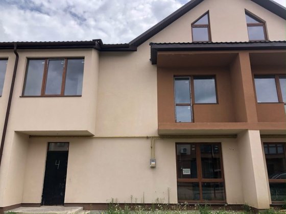 " Продається танхаус в елітному котеджному містечку Рівне