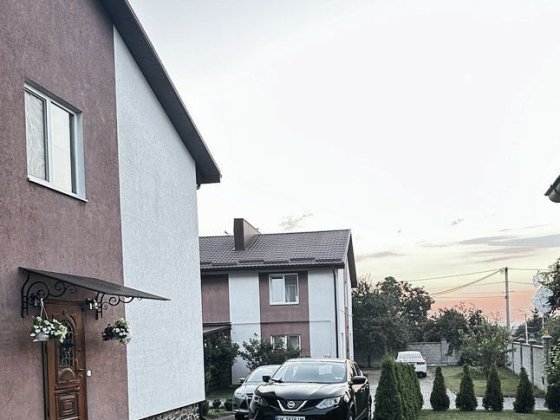 КОТЕДЖ із Євроремонтом, 4 кімнати, велика закрита територія. Ровно