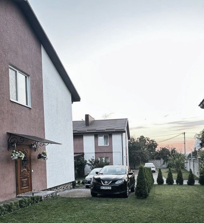 КОТЕДЖ із Євроремонтом, 4 кімнати, велика закрита територія. - фото 1