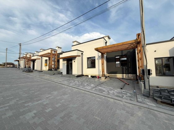 Продаж Трикімнатного котеджу в Новому дворі Ровно