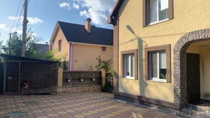 Продається сучасний будинок з ремонтом та усіма зручностями - фото 1