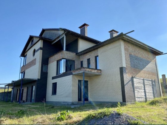 Продаж будинку з виглядом на Озеро. Велика площа 500м2. Ровно