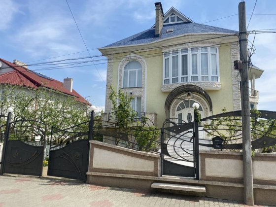 Продам елітний будинок Черновцы