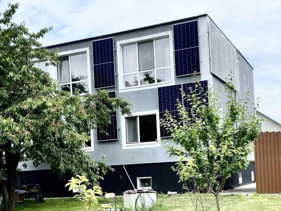 Гарний новий та просторий будинок з ремонтом р-н Олександрівка Чернигов