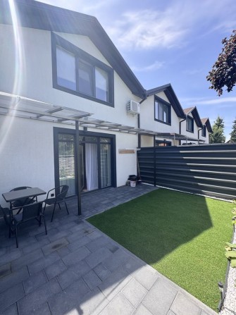 Продаж! Котедж вул.К.Савури р-н Покровського - фото 1