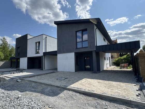 Стильний Будинок на Гідропарку. ЄОселя Рівне