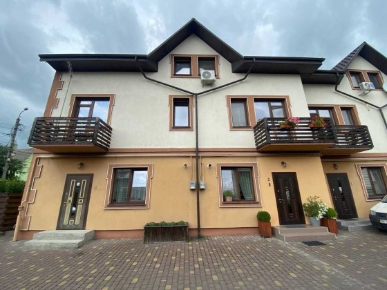 Продаж укомплектованого котеджу у Рівному Ровно