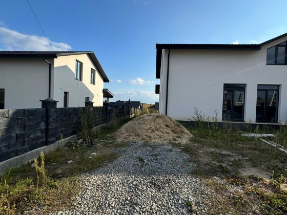 Котедж в спокійному районі міста! За зоопарком!! Рівне