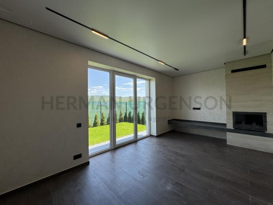 Продаж таунхаусу 100 м.кв / 1.5 сотки / Ужгород, р-н Пiдлипники Ужгород