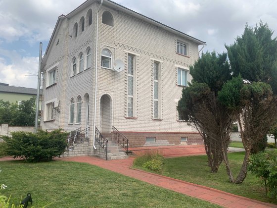 Продаж! Міцний будинок 320 м2, ділянка зем. 12 сот. Всі комунікації. Чернигов