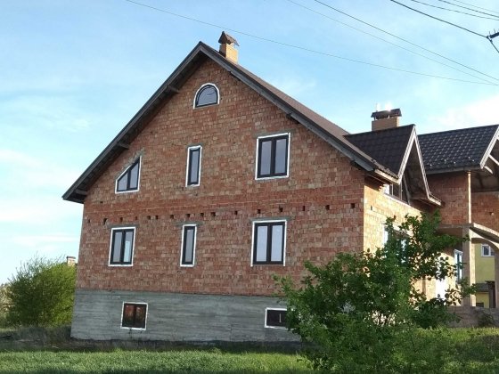 Триповерховий будинок в елітному районі (В.Кучурів) Чернівці