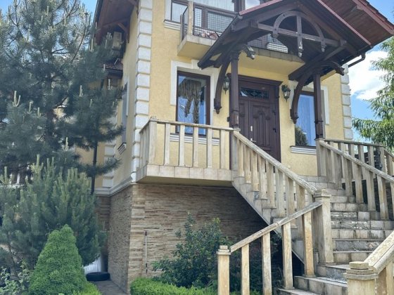 Продається будинок на Приміській Чернівці
