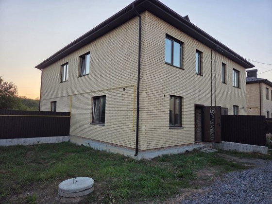 Продам   таунхаус.   Зручне розташування. Винница