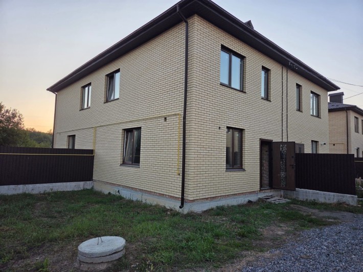 Продам   таунхаус.   Зручне розташування. - фото 1