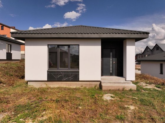 Продаж будинку р-н Захисників Маріуполя Ровно